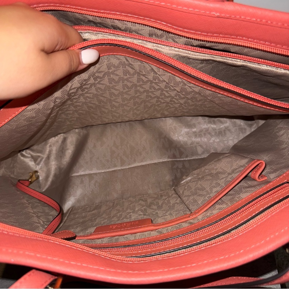 Michael Kors Peach Large Tote Bag - Picture 11 of 12